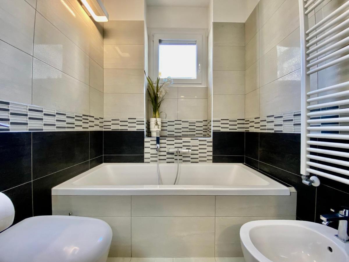 Future Apartments Bisceglie Milan Exterior photo